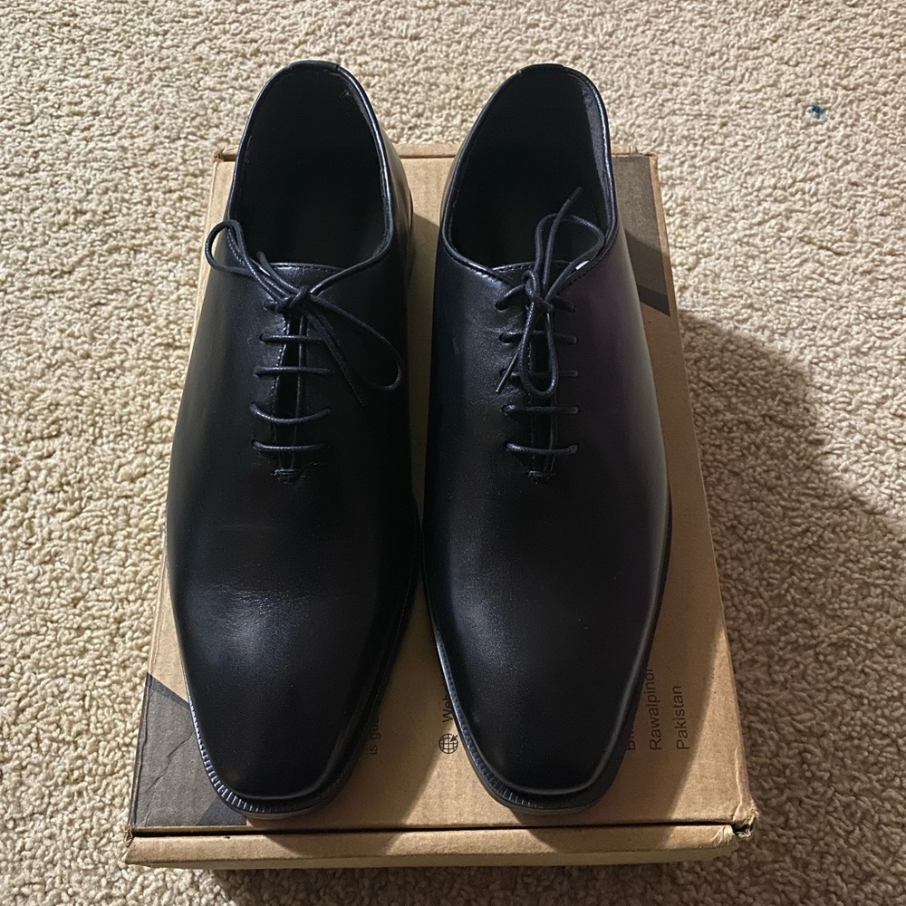 Brand New Never Before Worn Black Oxford Leather Shoes